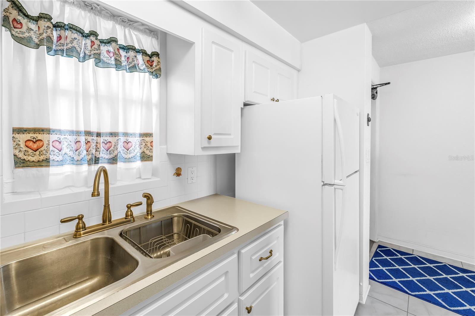 Image 16 of 37 For 7000 Beach Plaza 205