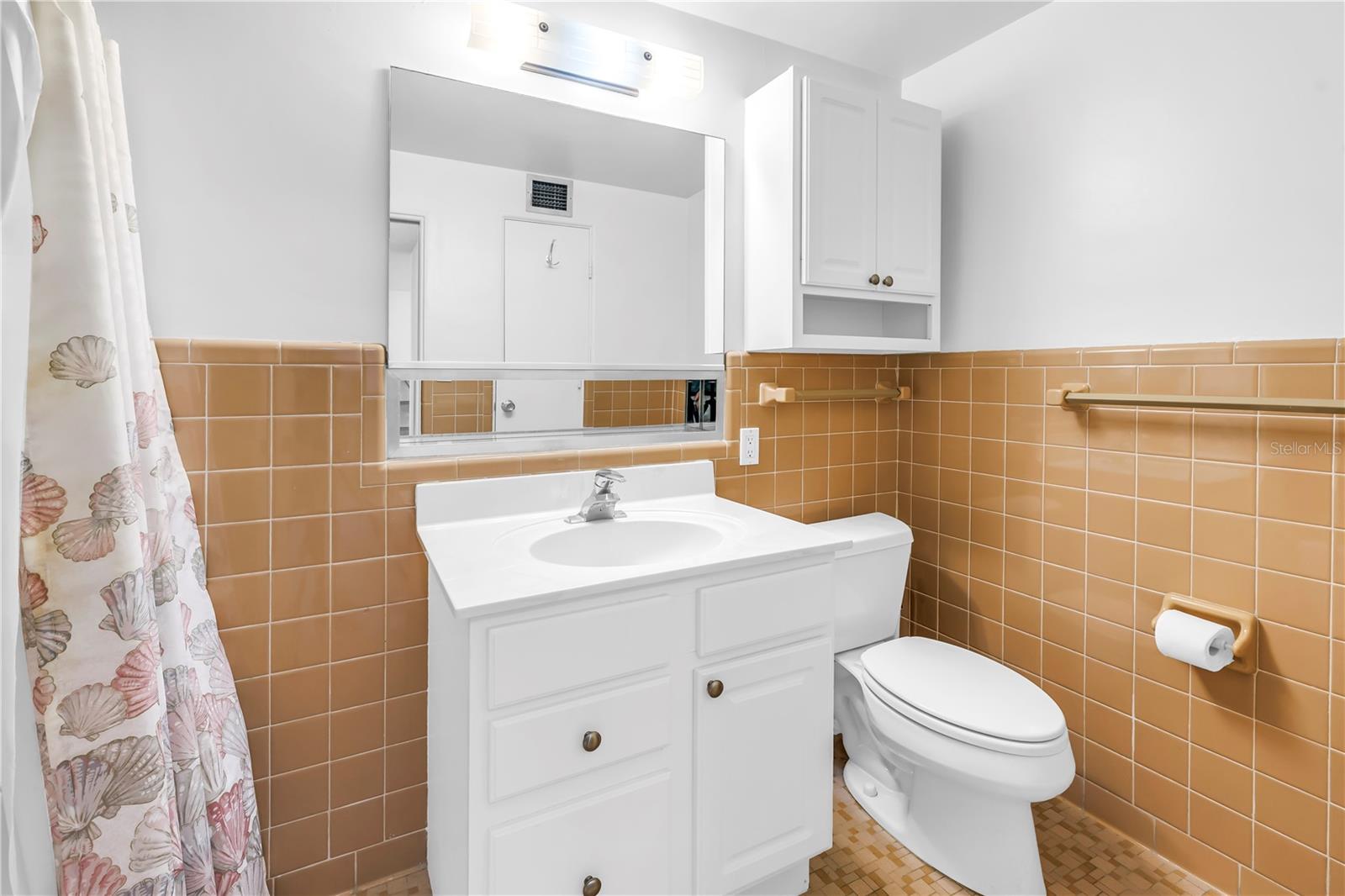 Image 23 of 37 For 7000 Beach Plaza 205