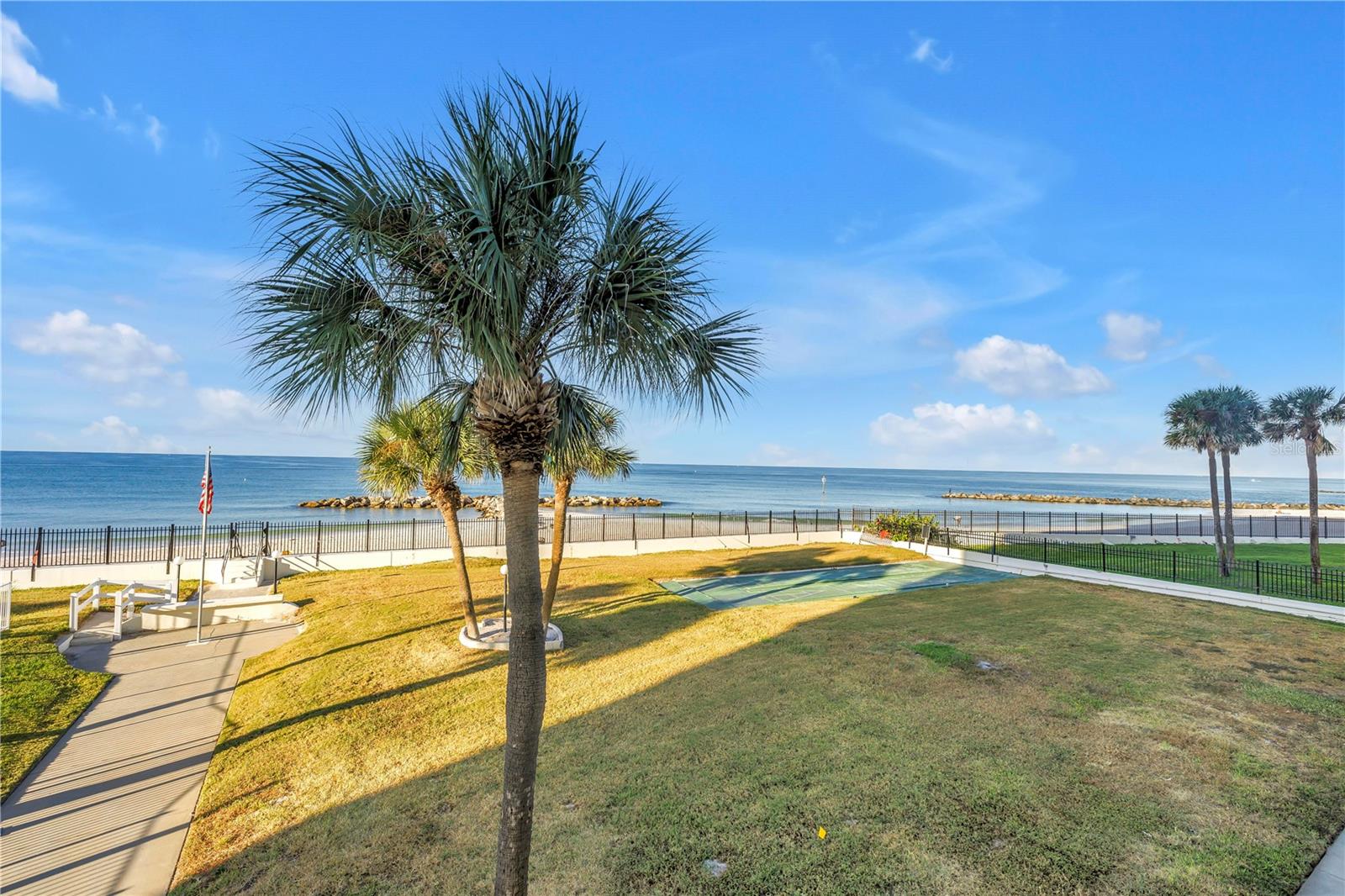 Image 6 of 37 For 7000 Beach Plaza 205