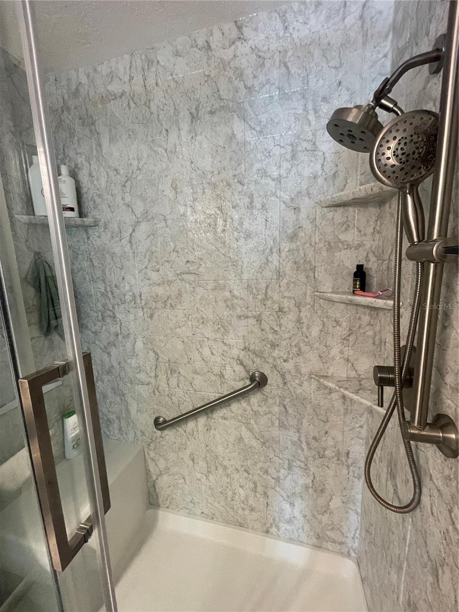 Image 32 of 49 For 218 Dogwood Circle