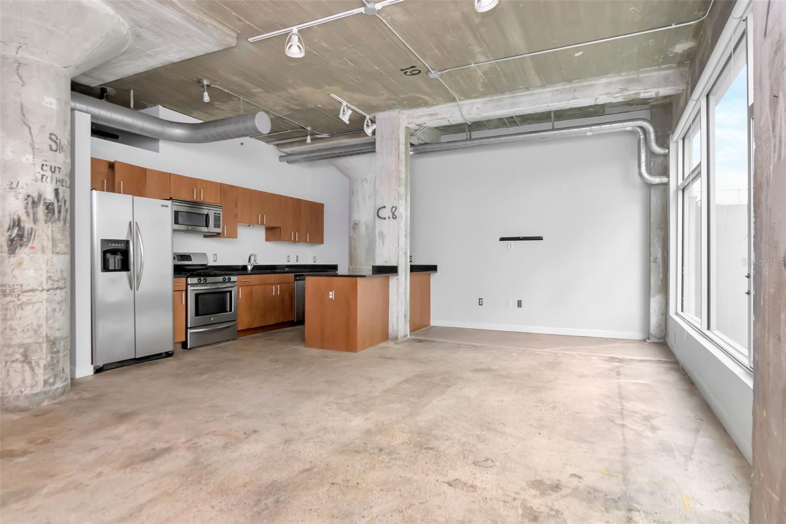 Image 14 of 38 For 101 12th Street 202