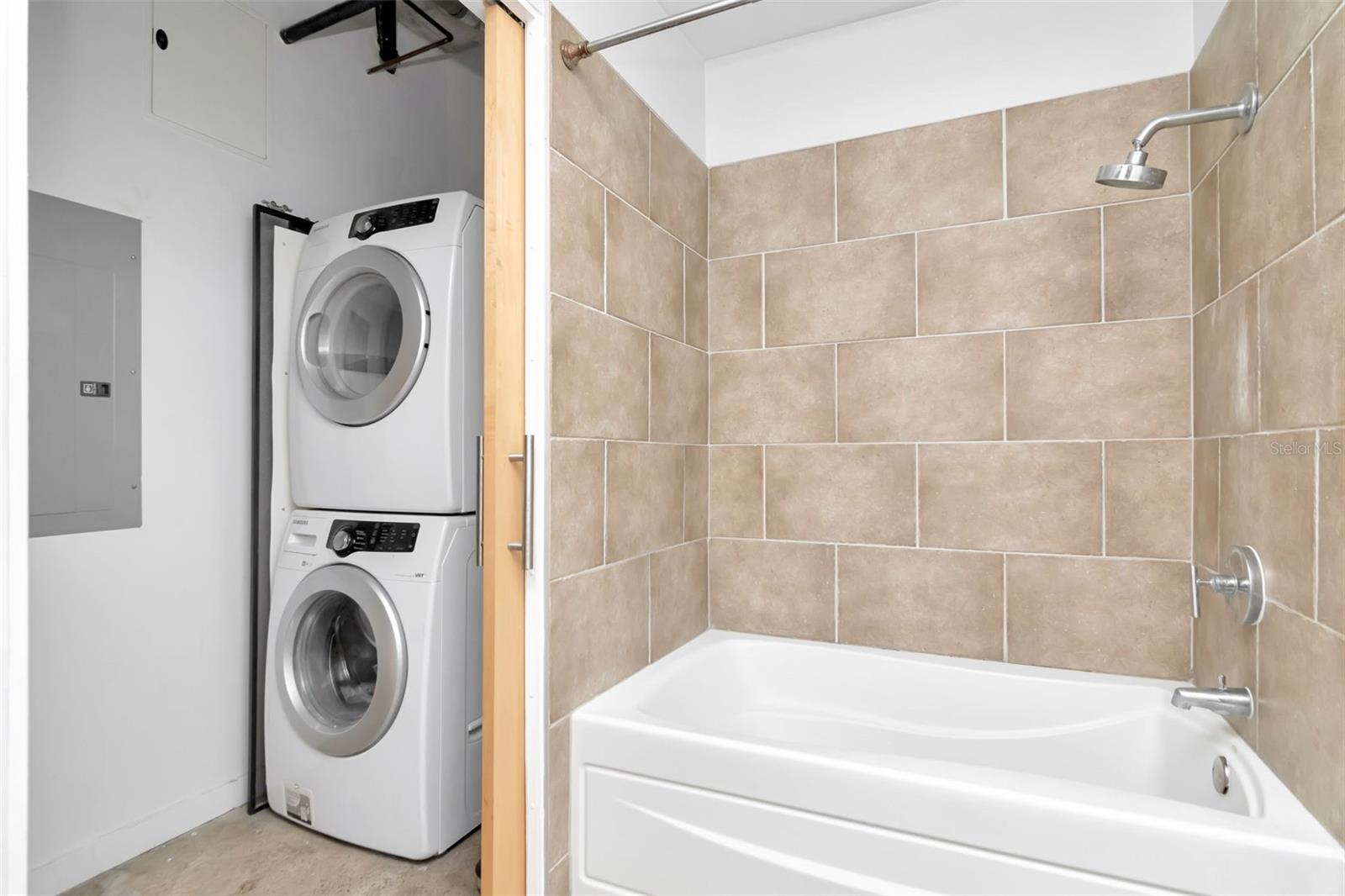 Image 18 of 38 For 101 12th Street 202