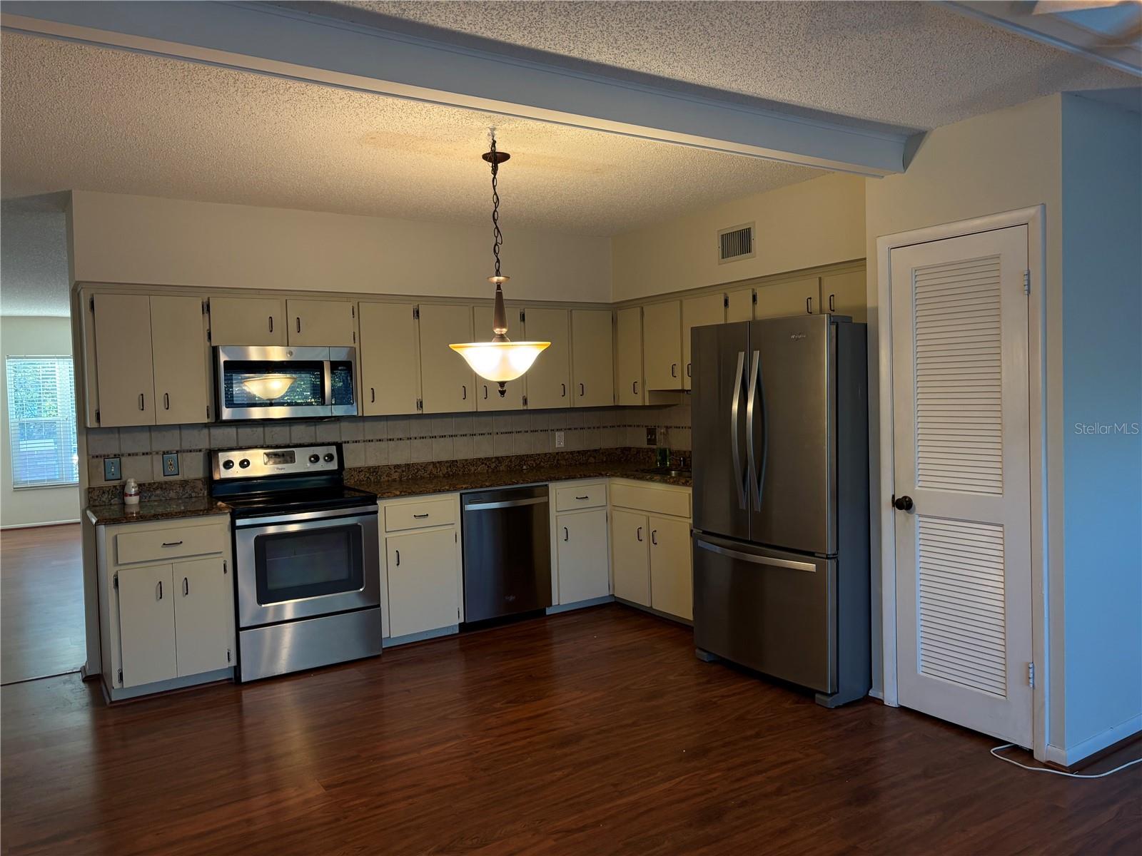 Image 4 of 11 For 2263 Americus Boulevard E 25