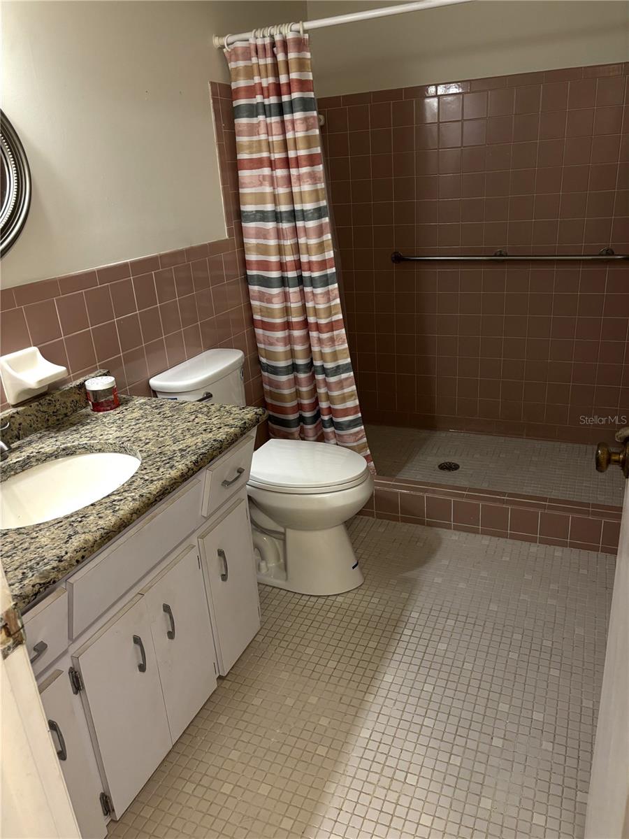 Image 8 of 11 For 2263 Americus Boulevard E 25