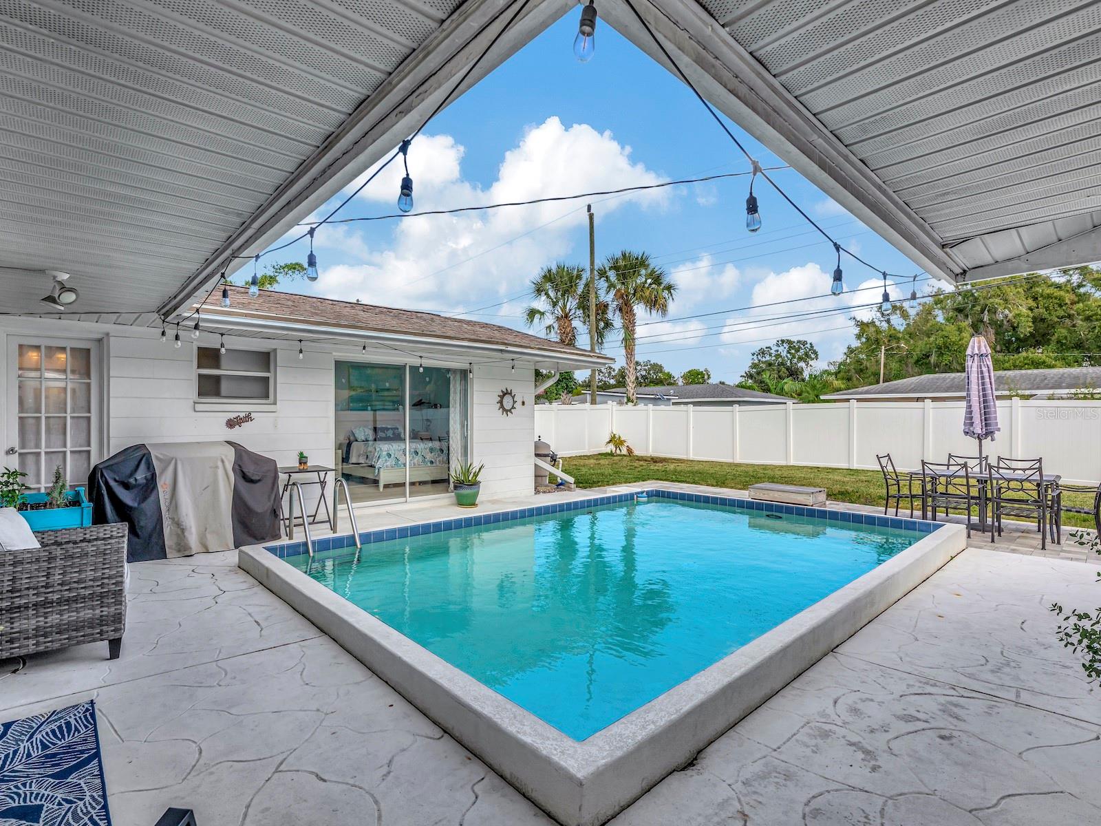 Image 27 of 36 For 6941 18th Street N