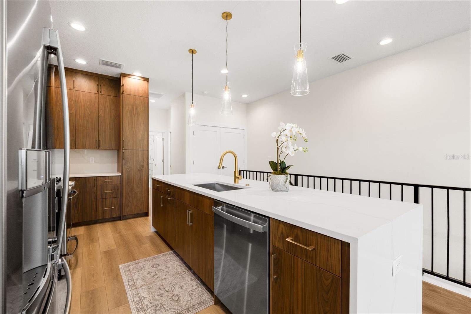 Image 16 of 66 For 490 87th Avenue North