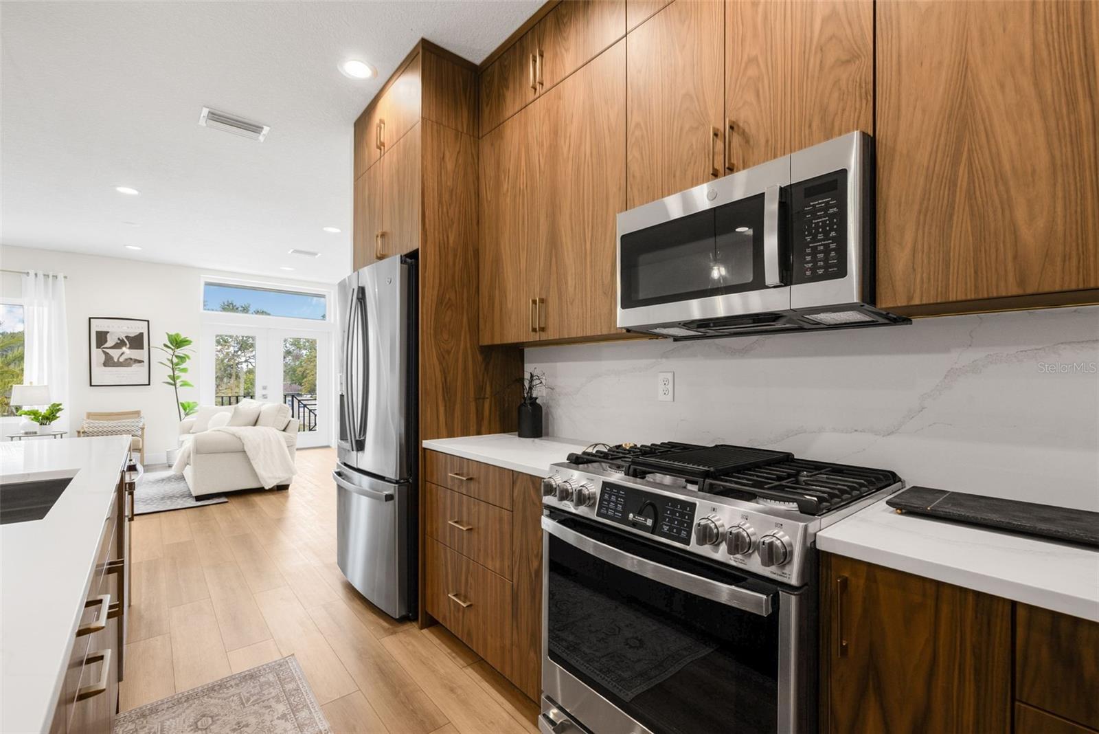 Image 17 of 66 For 490 87th Avenue North