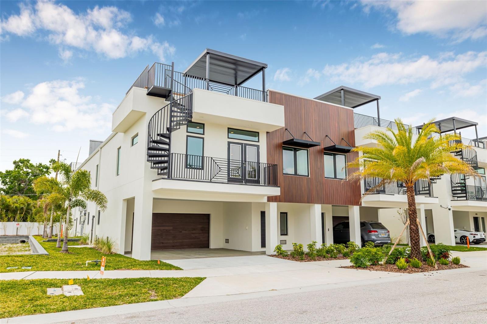 Image 6 of 66 For 490 87th Avenue North