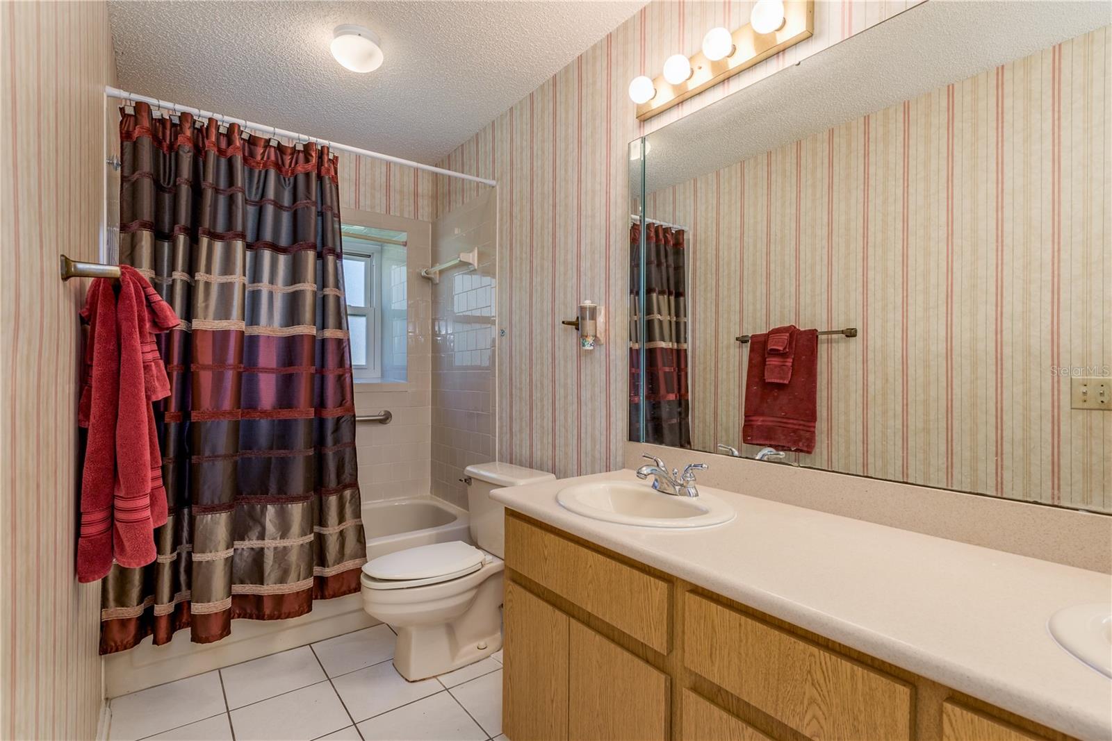 Image 25 of 52 For 14931 Redcliff Drive