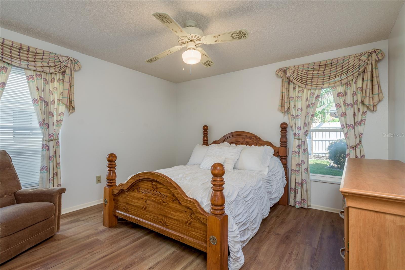 Image 30 of 52 For 14931 Redcliff Drive