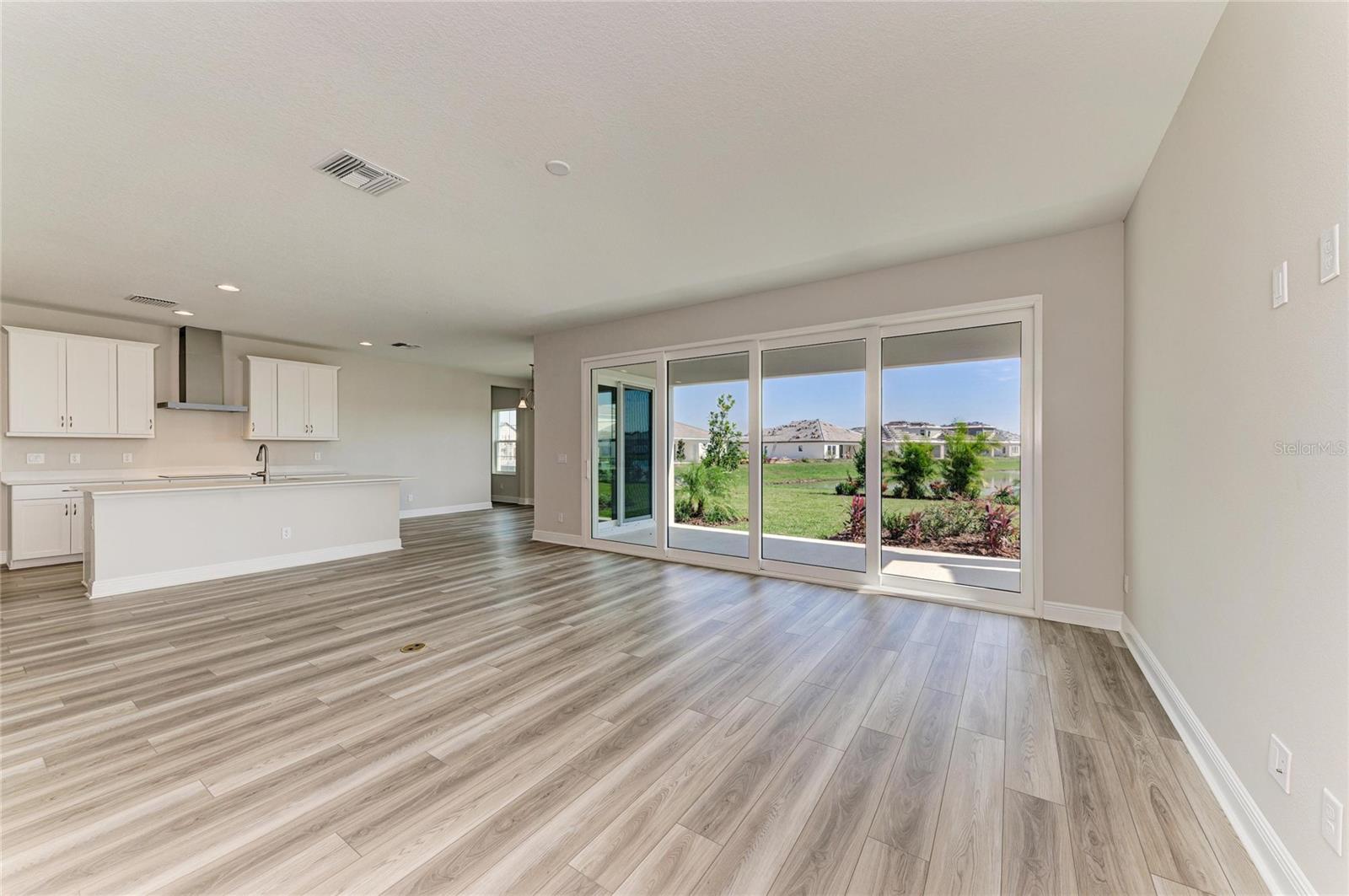 Image 13 of 49 For 10160 Surrey Rose Drive