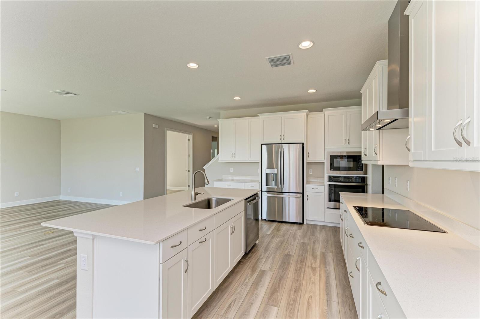 Image 18 of 49 For 10160 Surrey Rose Drive