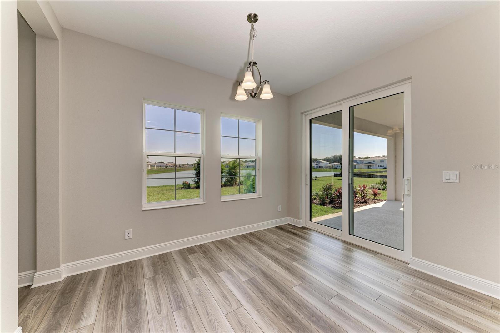 Image 20 of 49 For 10160 Surrey Rose Drive