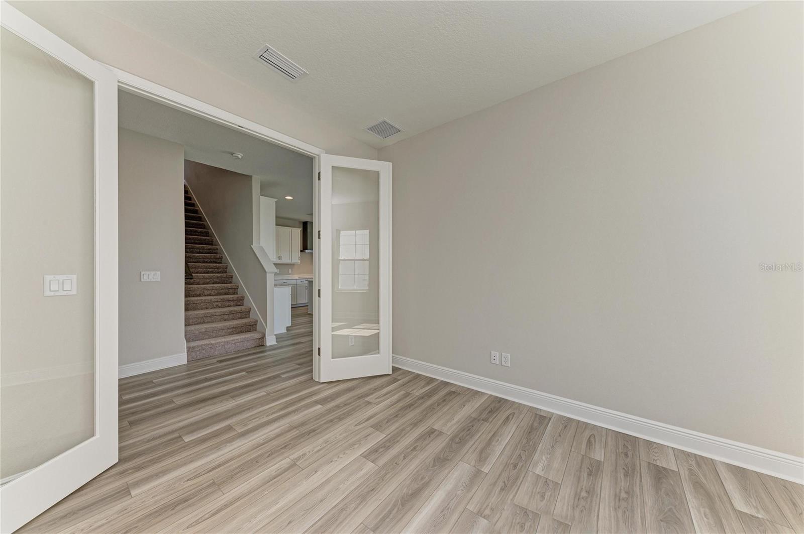 Image 37 of 49 For 10160 Surrey Rose Drive