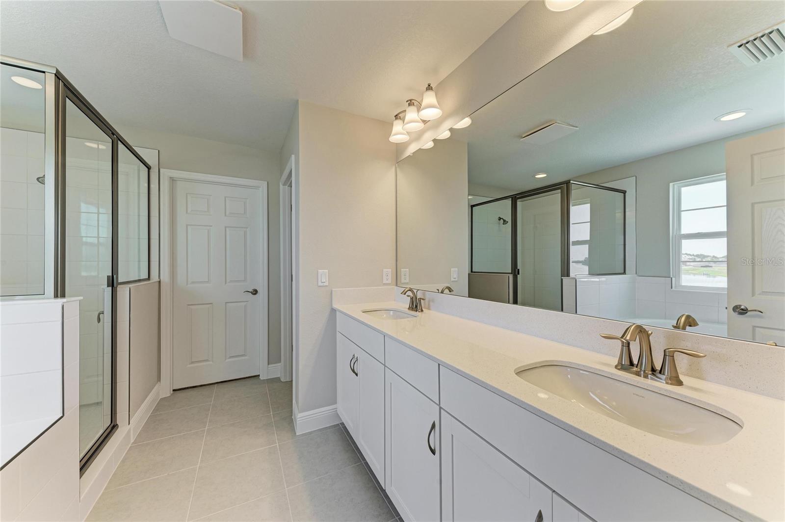 Image 7 of 49 For 10160 Surrey Rose Drive