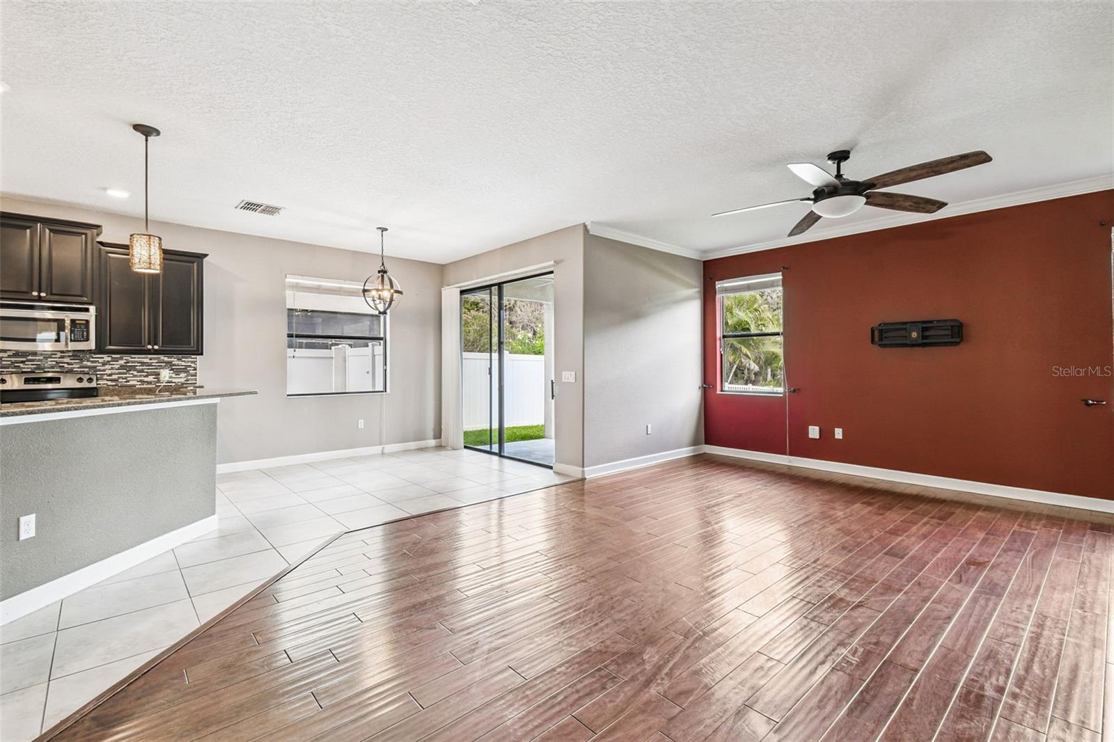 Image 25 of 100 For 11737 Crestridge Loop