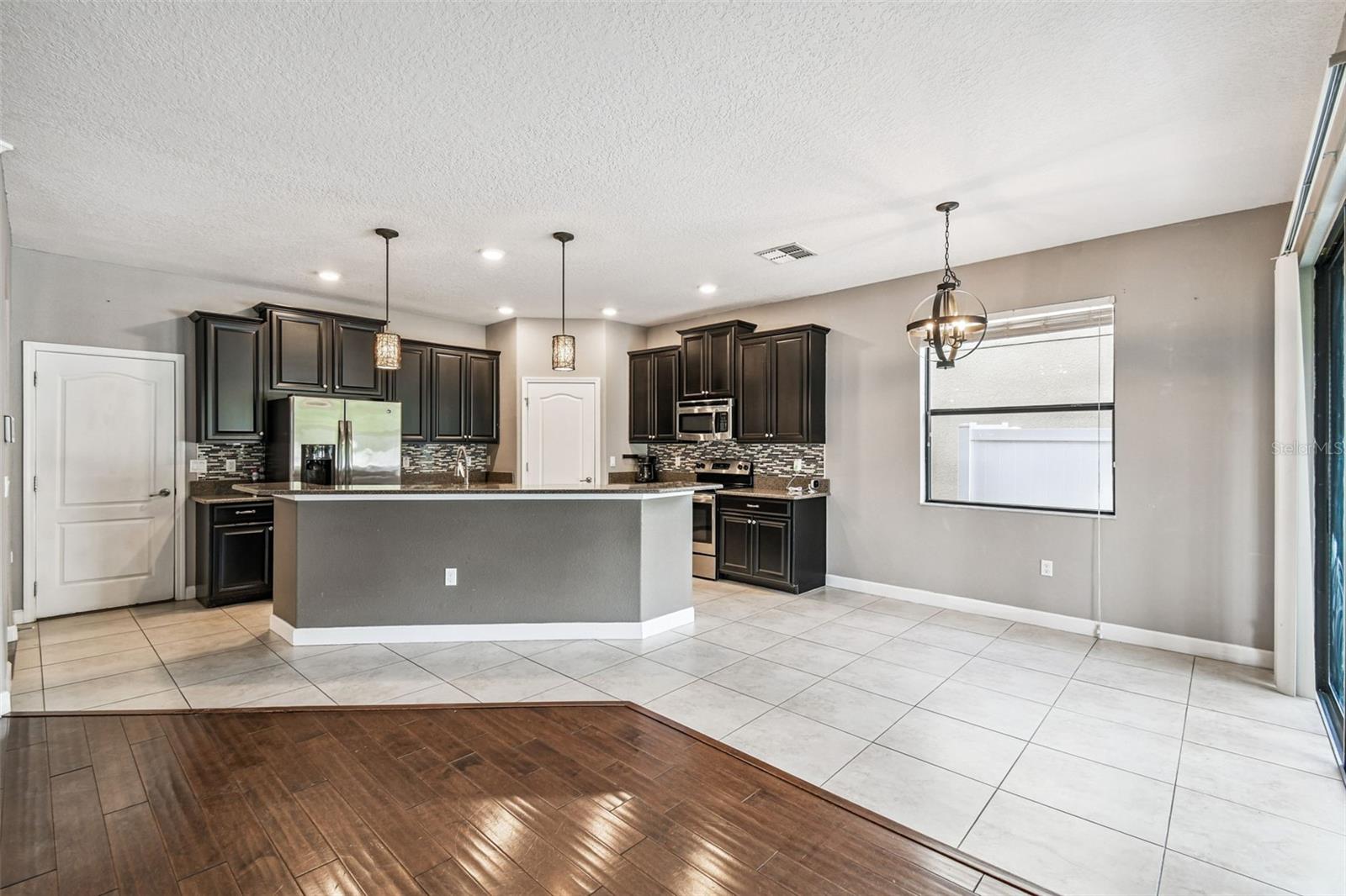 Image 29 of 100 For 11737 Crestridge Loop