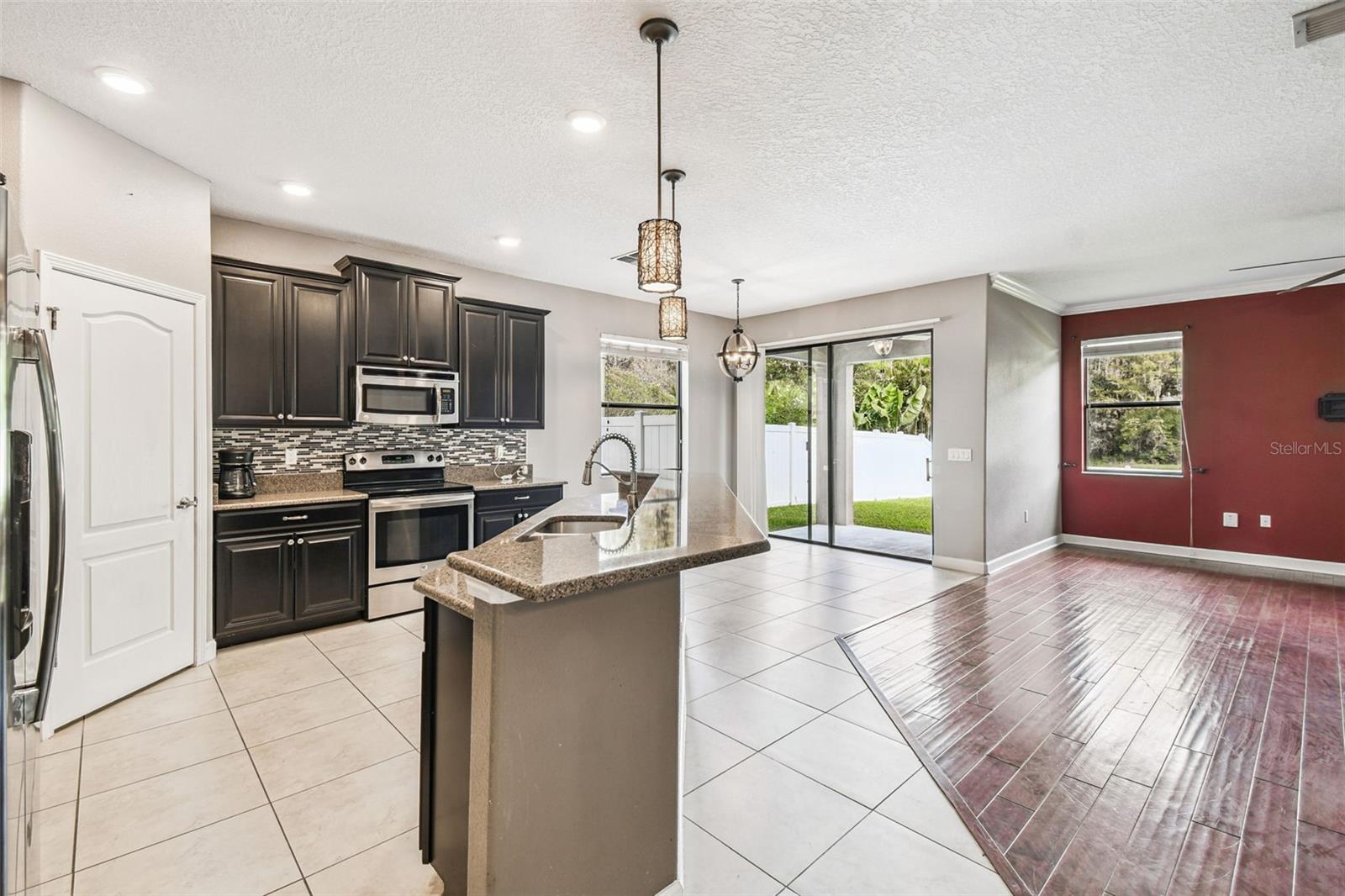 Image 31 of 100 For 11737 Crestridge Loop