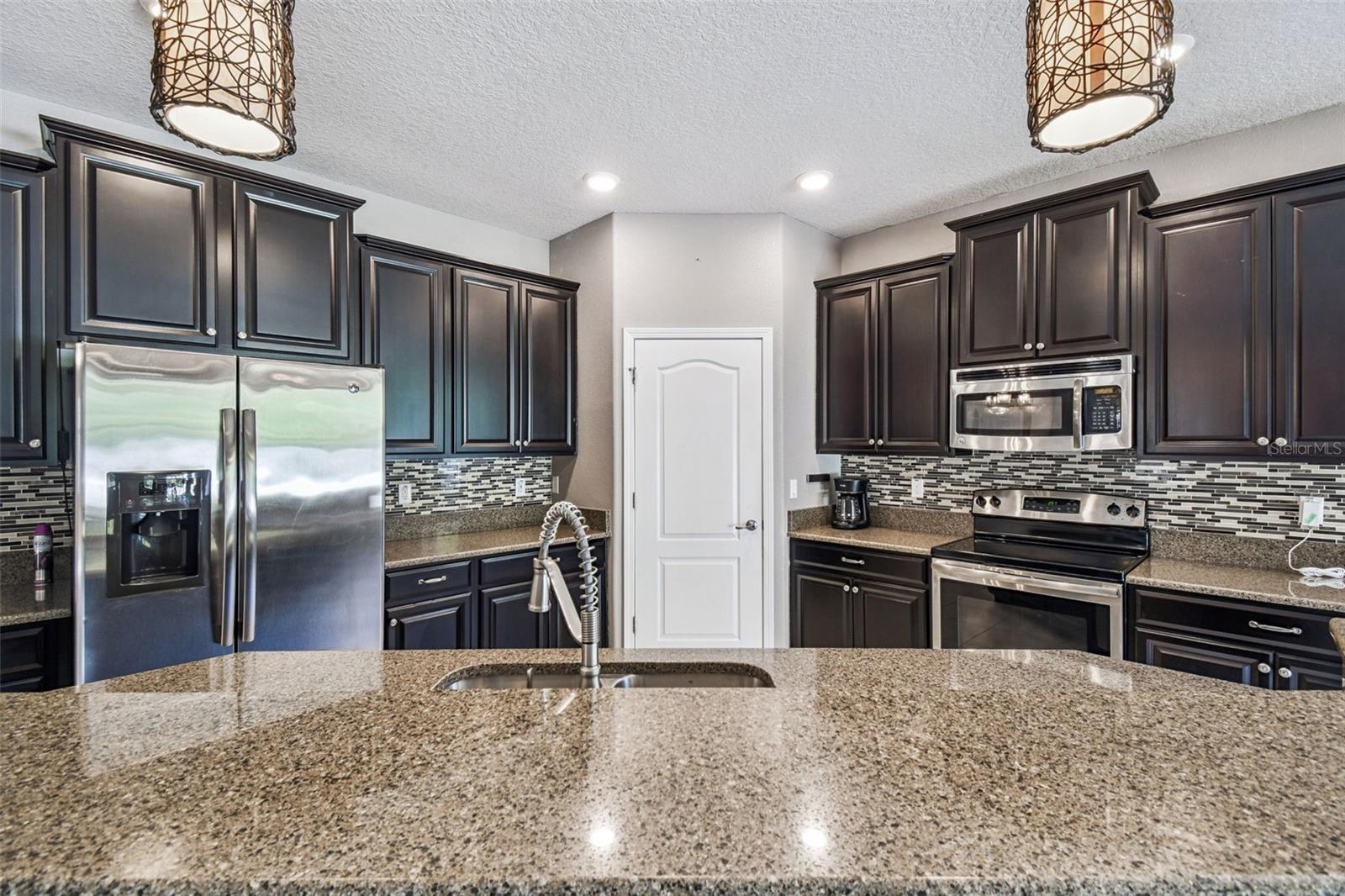 Image 33 of 100 For 11737 Crestridge Loop