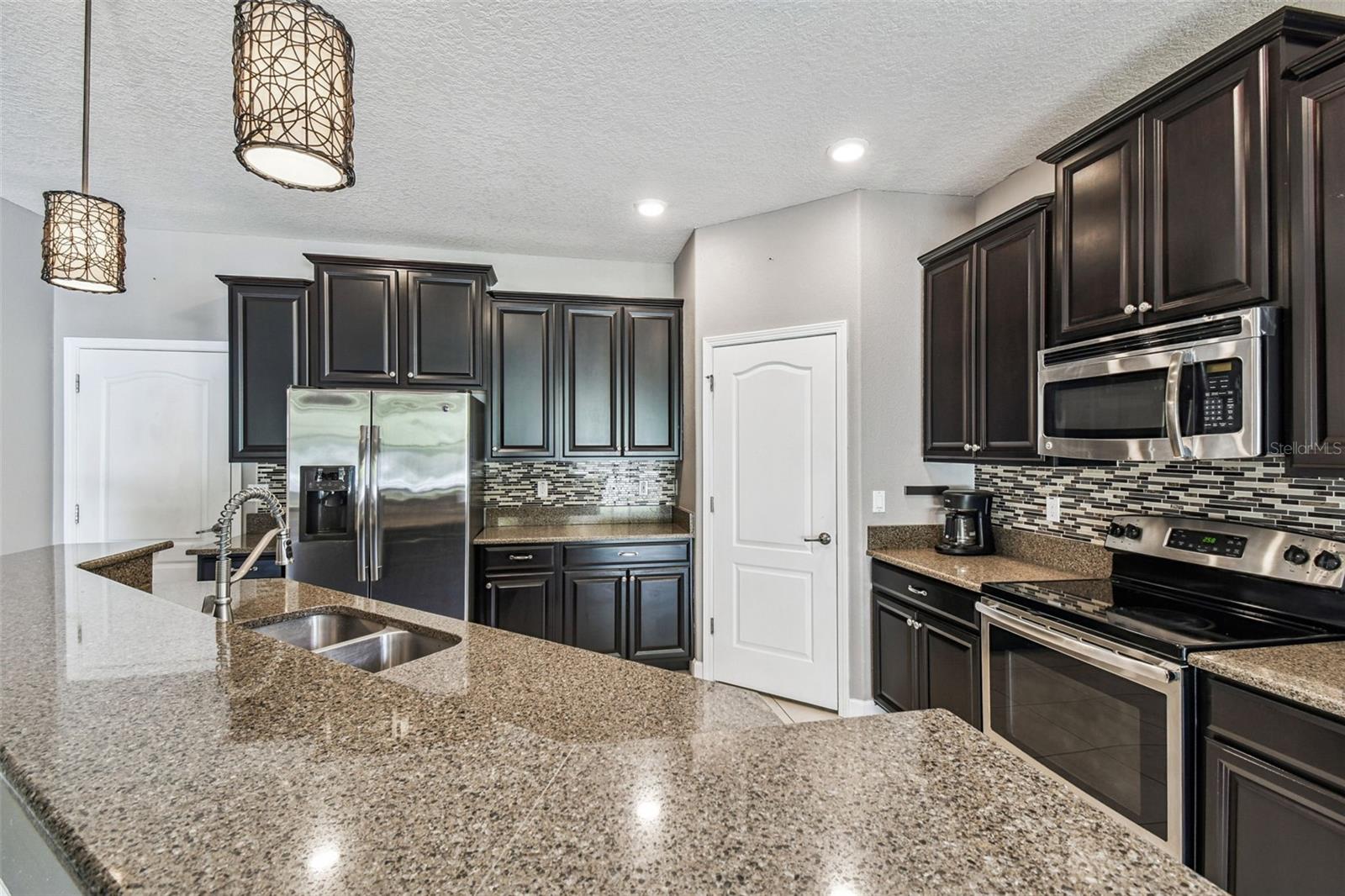 Image 34 of 100 For 11737 Crestridge Loop