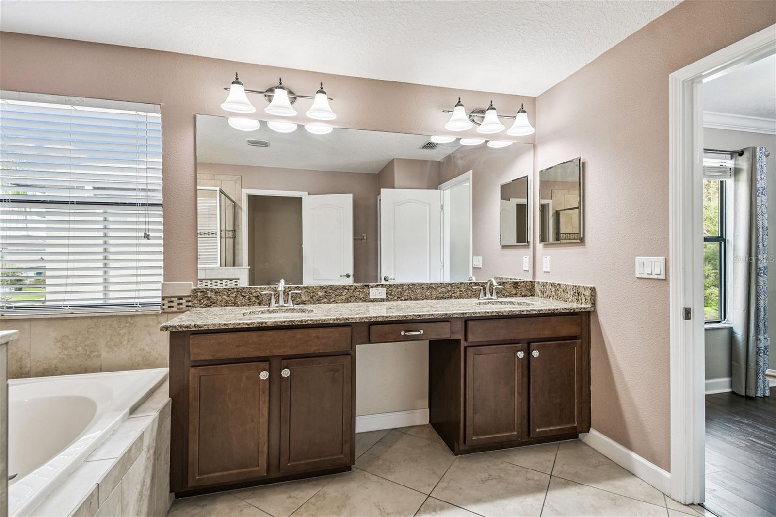 Image 57 of 100 For 11737 Crestridge Loop