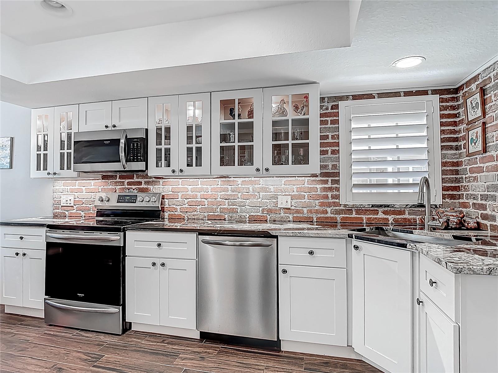 Image 23 of 65 For 3611 Pine Knot Drive .