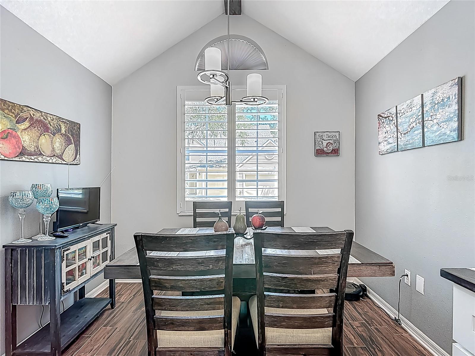 Image 27 of 65 For 3611 Pine Knot Drive .