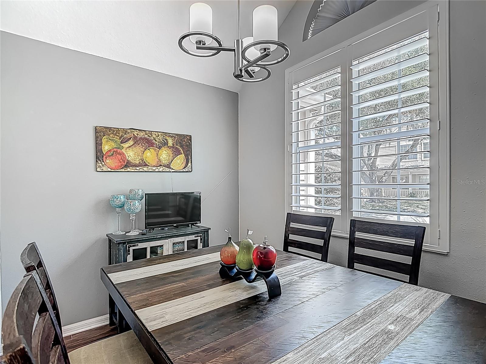 Image 28 of 65 For 3611 Pine Knot Drive .