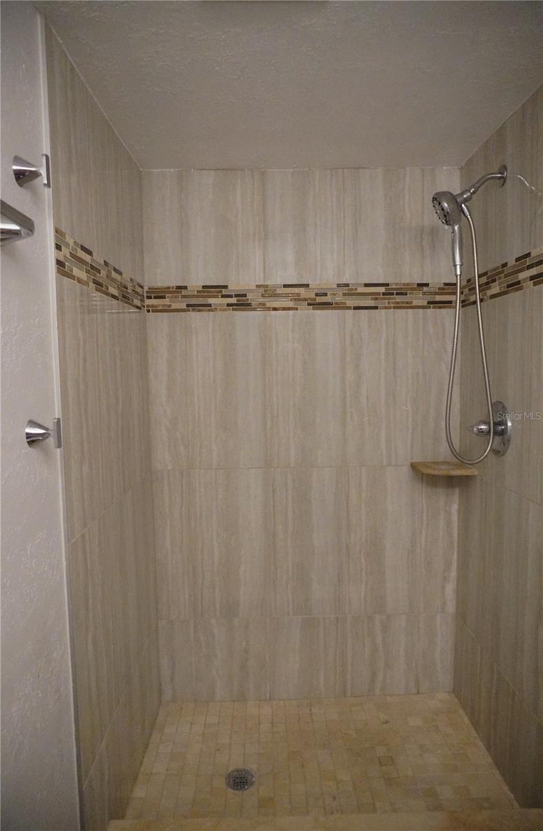 Image 12 of 16 For 2900 Cove Cay Drive 2f