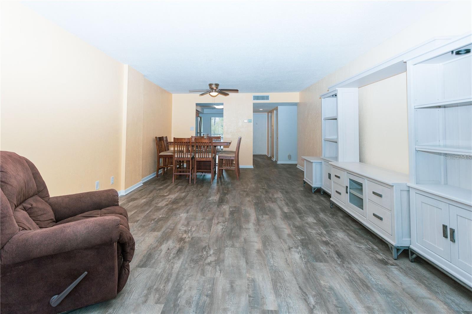 Image 4 of 16 For 2900 Cove Cay Drive 2f