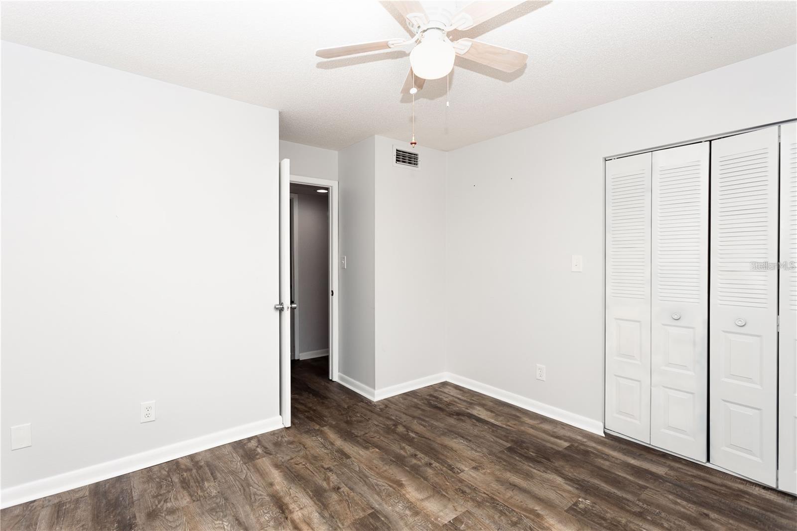 Image 9 of 16 For 2900 Cove Cay Drive 2f