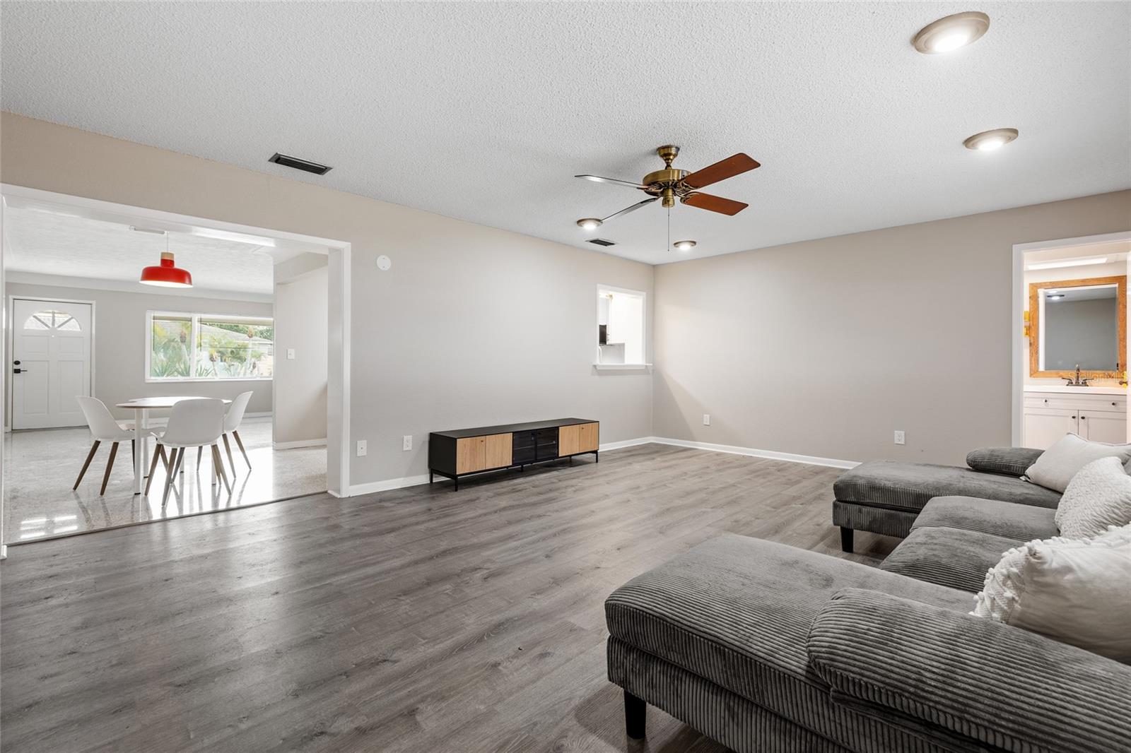 Image 15 of 35 For 2700 67th Street N