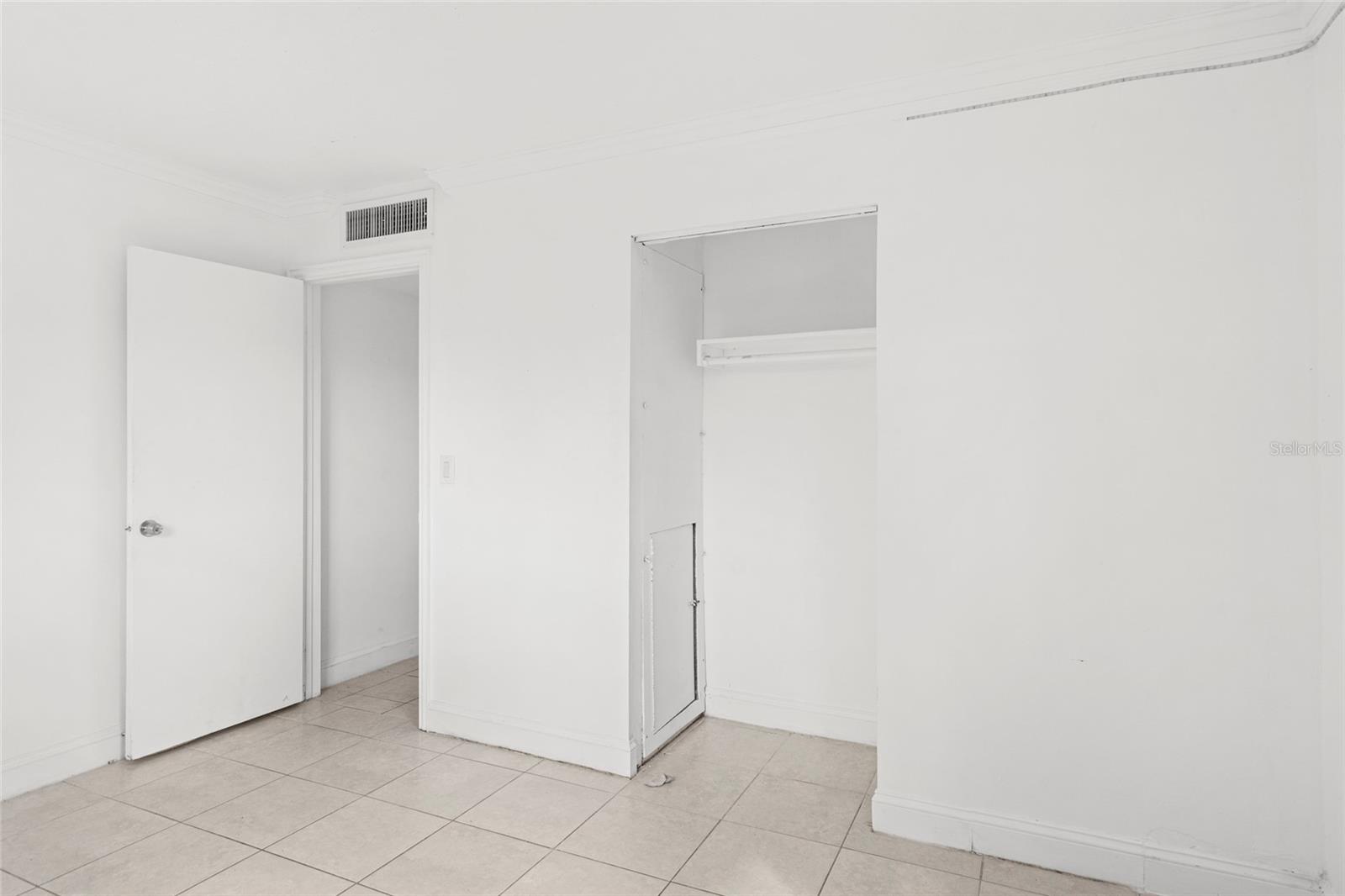 Image 14 of 22 For 817 Lighthouse Drive Unit C