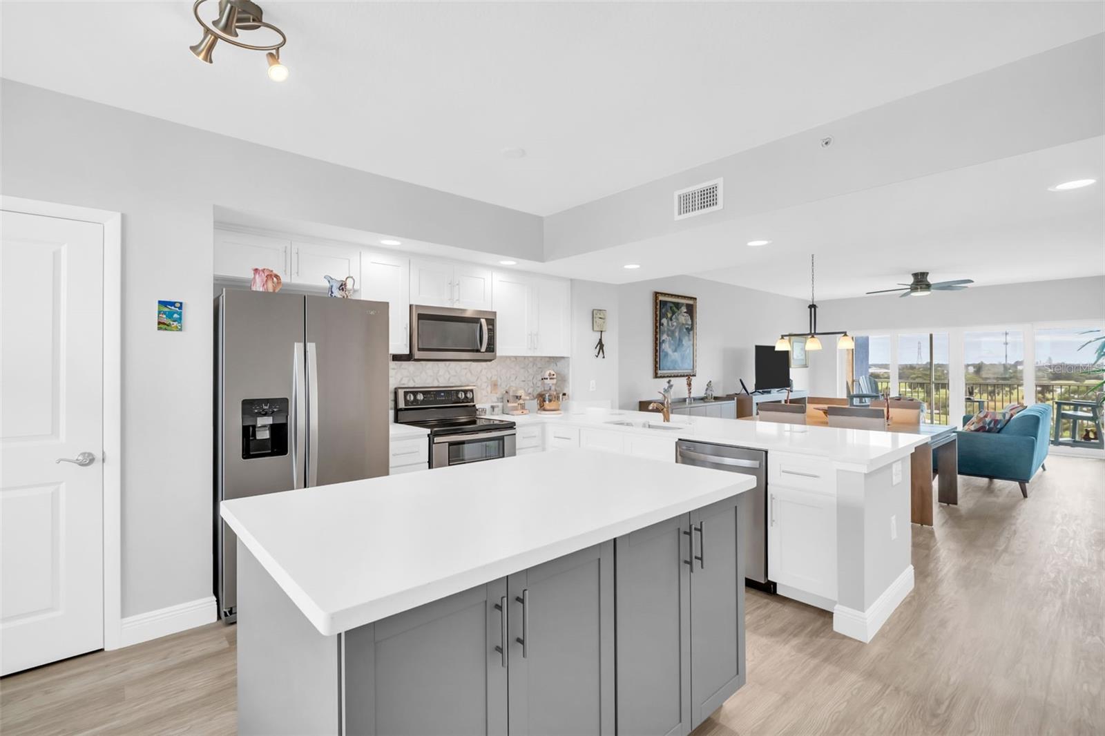 Image 2 of 36 For 960 Starkey Road 7505