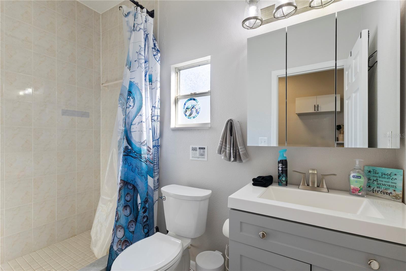 Image 37 of 40 For 6023 Santa Monica Drive