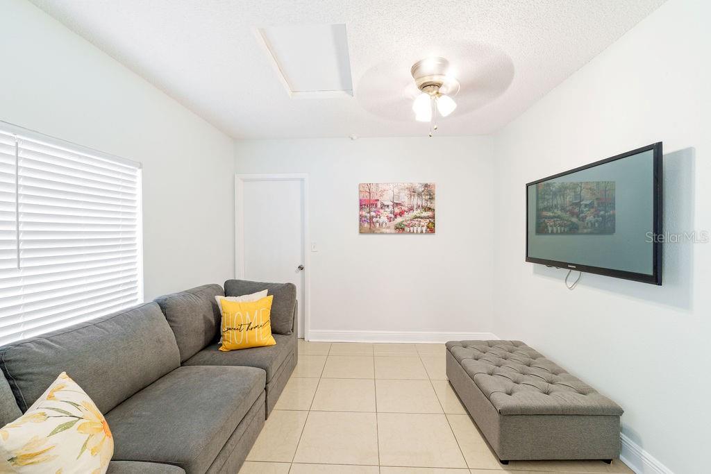 Image 13 of 53 For 9020 Dixiana Villa Circle