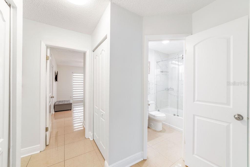 Image 17 of 53 For 9020 Dixiana Villa Circle