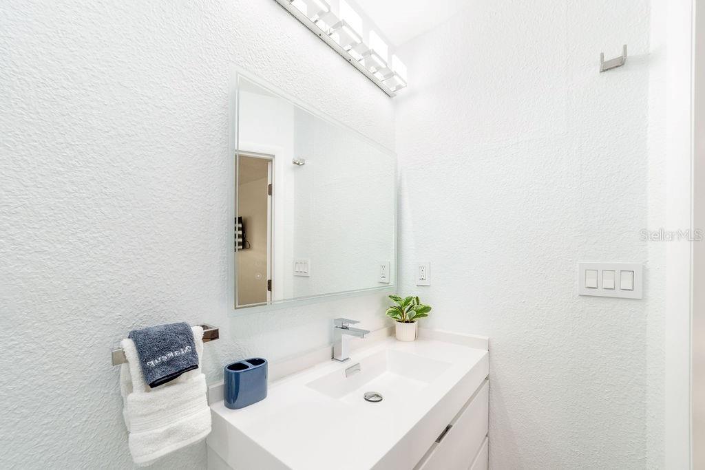 Image 24 of 53 For 9020 Dixiana Villa Circle