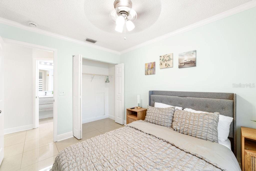 Image 29 of 53 For 9020 Dixiana Villa Circle