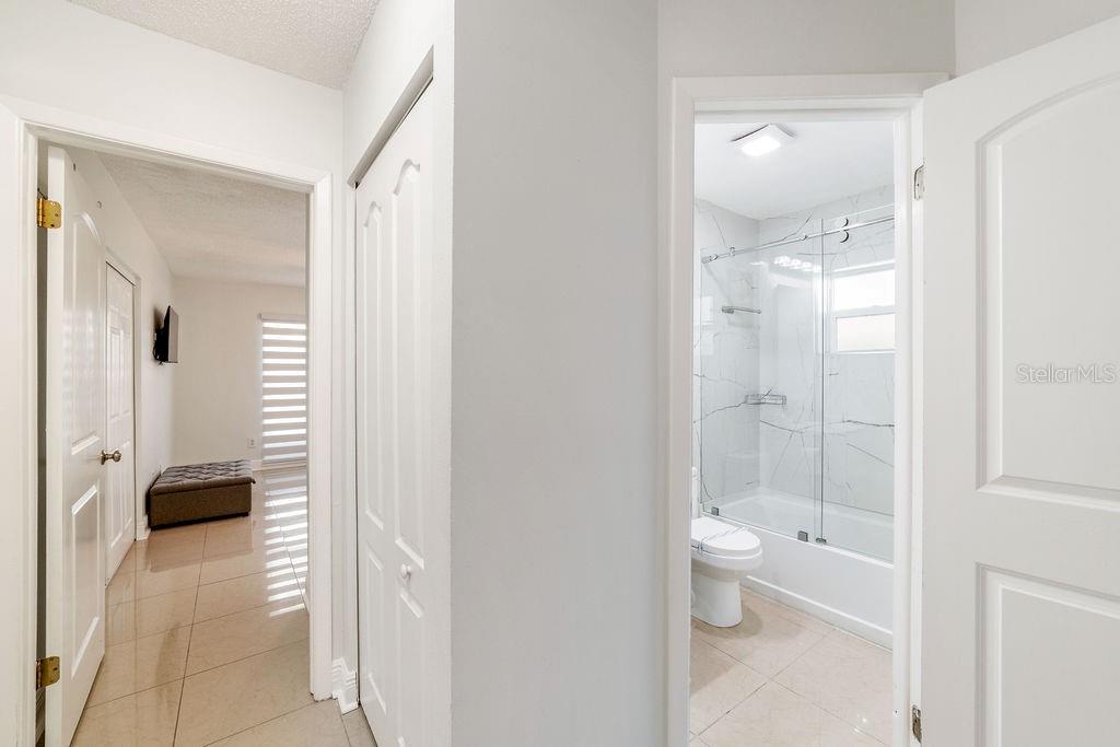 Image 30 of 53 For 9020 Dixiana Villa Circle