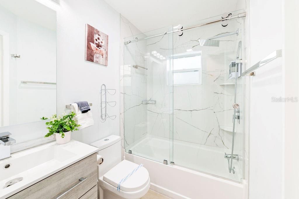 Image 31 of 53 For 9020 Dixiana Villa Circle