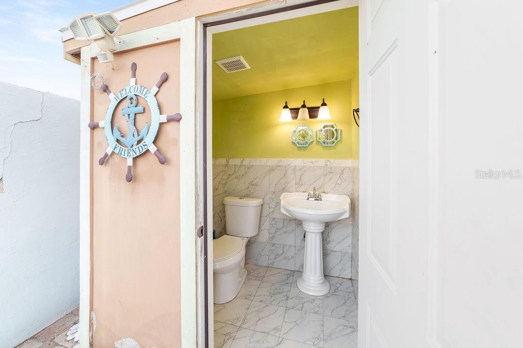 Image 44 of 53 For 9020 Dixiana Villa Circle