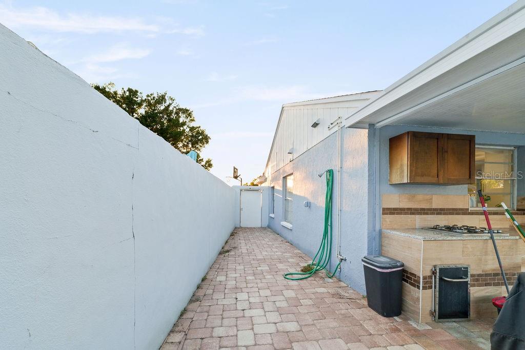 Image 46 of 53 For 9020 Dixiana Villa Circle