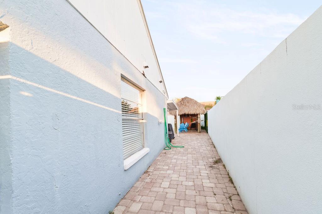 Image 47 of 53 For 9020 Dixiana Villa Circle