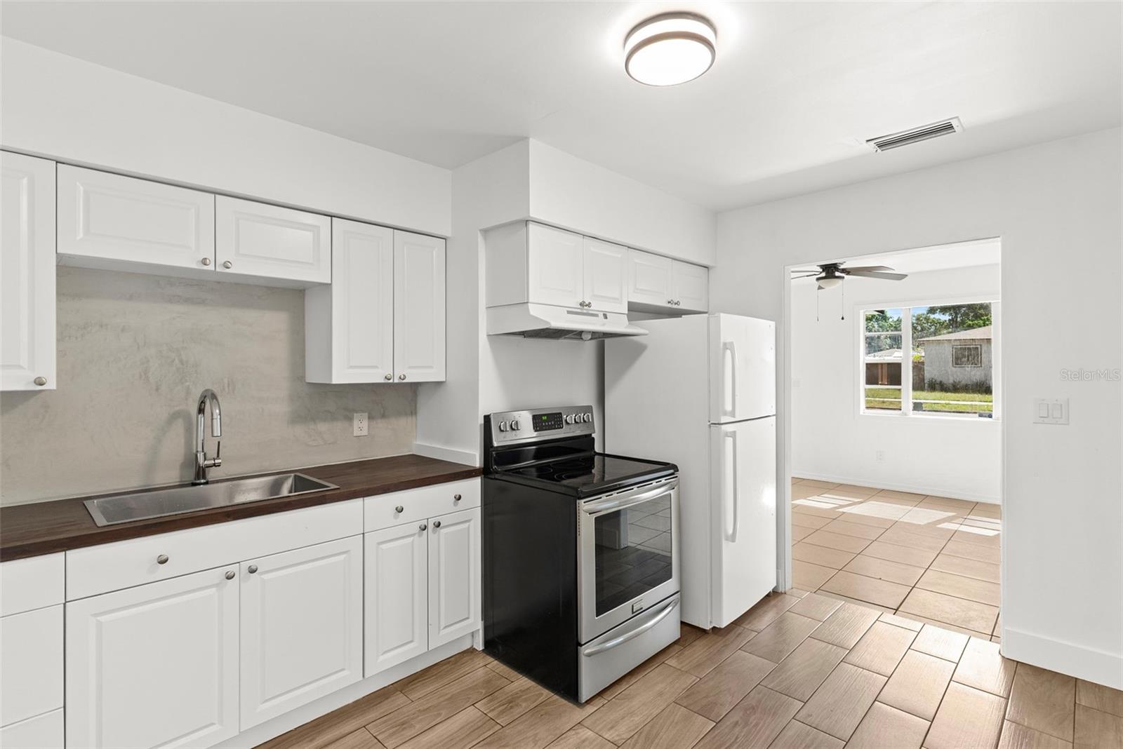 Image 4 of 24 For 5035 4th Avenue S