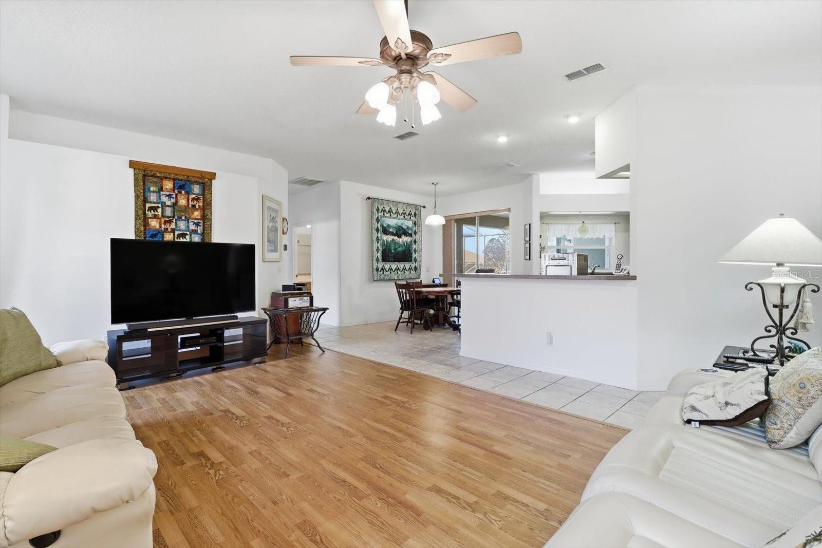 Image 17 of 48 For 63 Youngtree Point