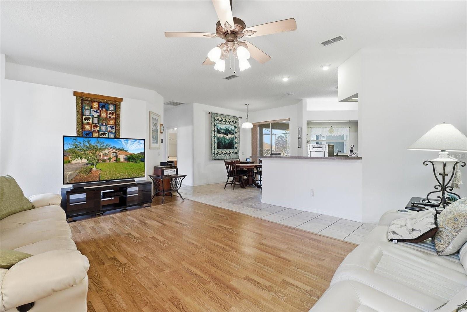 Image 19 of 48 For 63 Youngtree Point