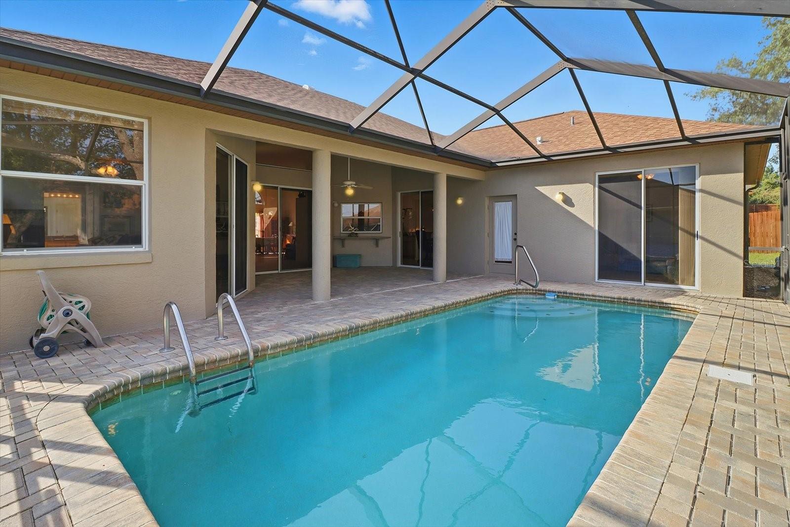 Image 2 of 48 For 63 Youngtree Point