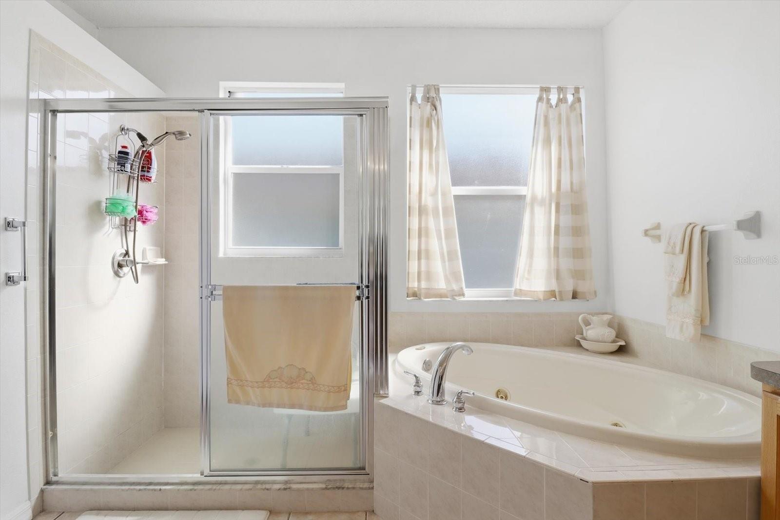 Image 23 of 48 For 63 Youngtree Point