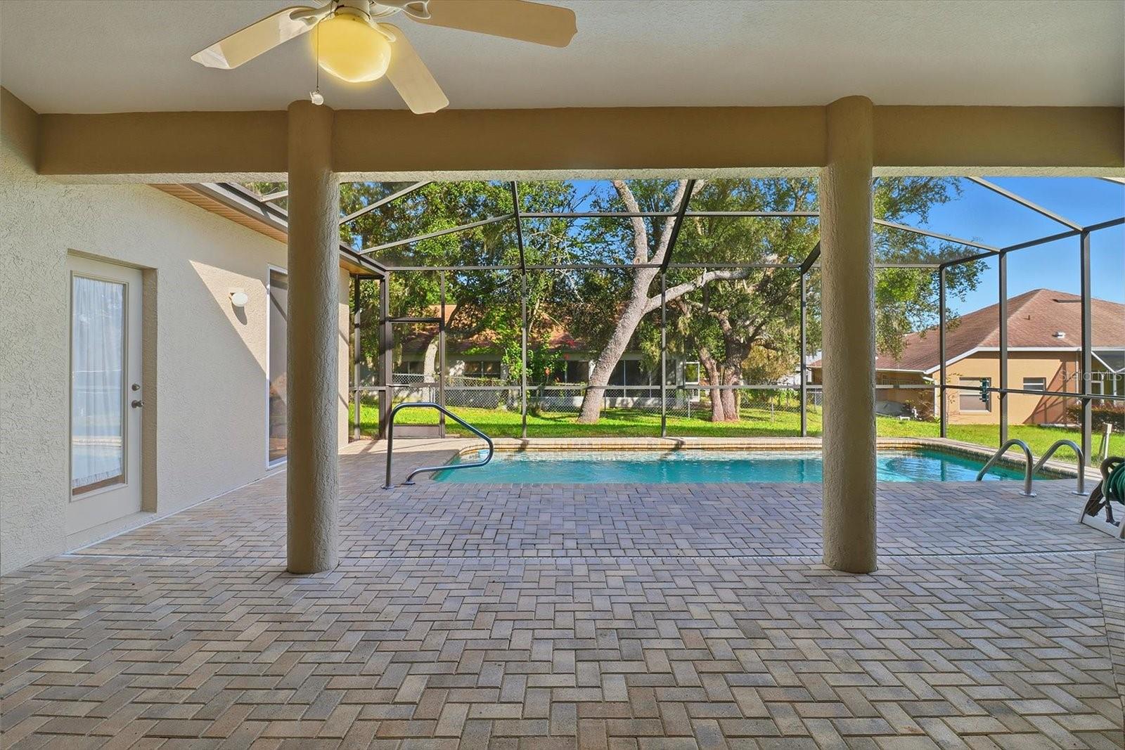 Image 32 of 48 For 63 Youngtree Point